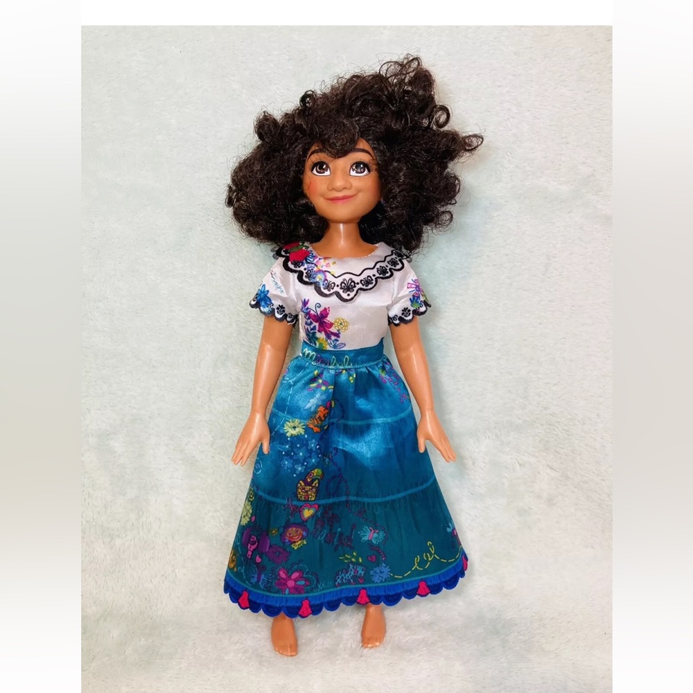 Disney Encanto Mirabel Madrigal Fashion Doll JAKKS Pacific Toy